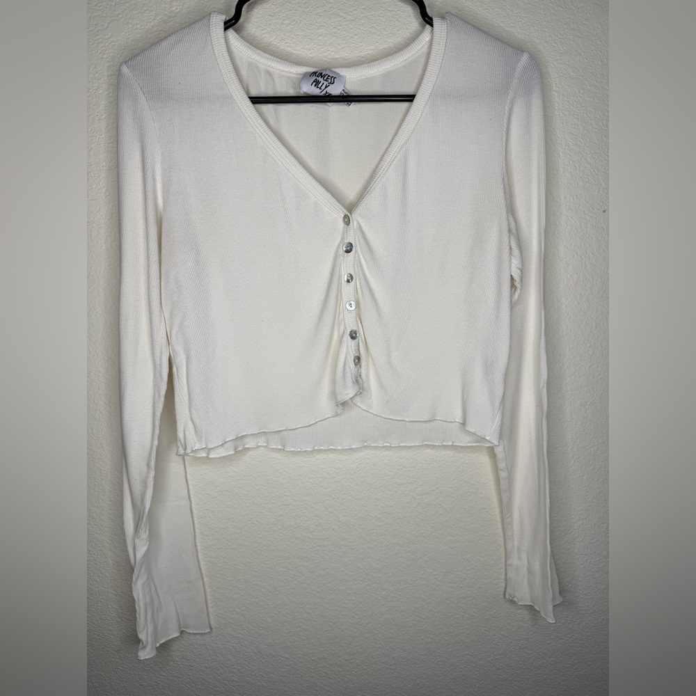 PRINCESS POLLY V-NECK BUTTON DOWN CROP TOP - Picture 2 of 4